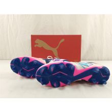 PUMA Fussballschuhe Stollen Future7 Match FG/AG Vol. Up Weiß Blau Pink Größe 43